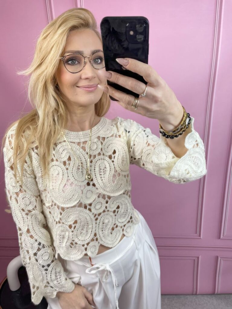 Bluzka Ażurowa z Kwiatami - Kremowa