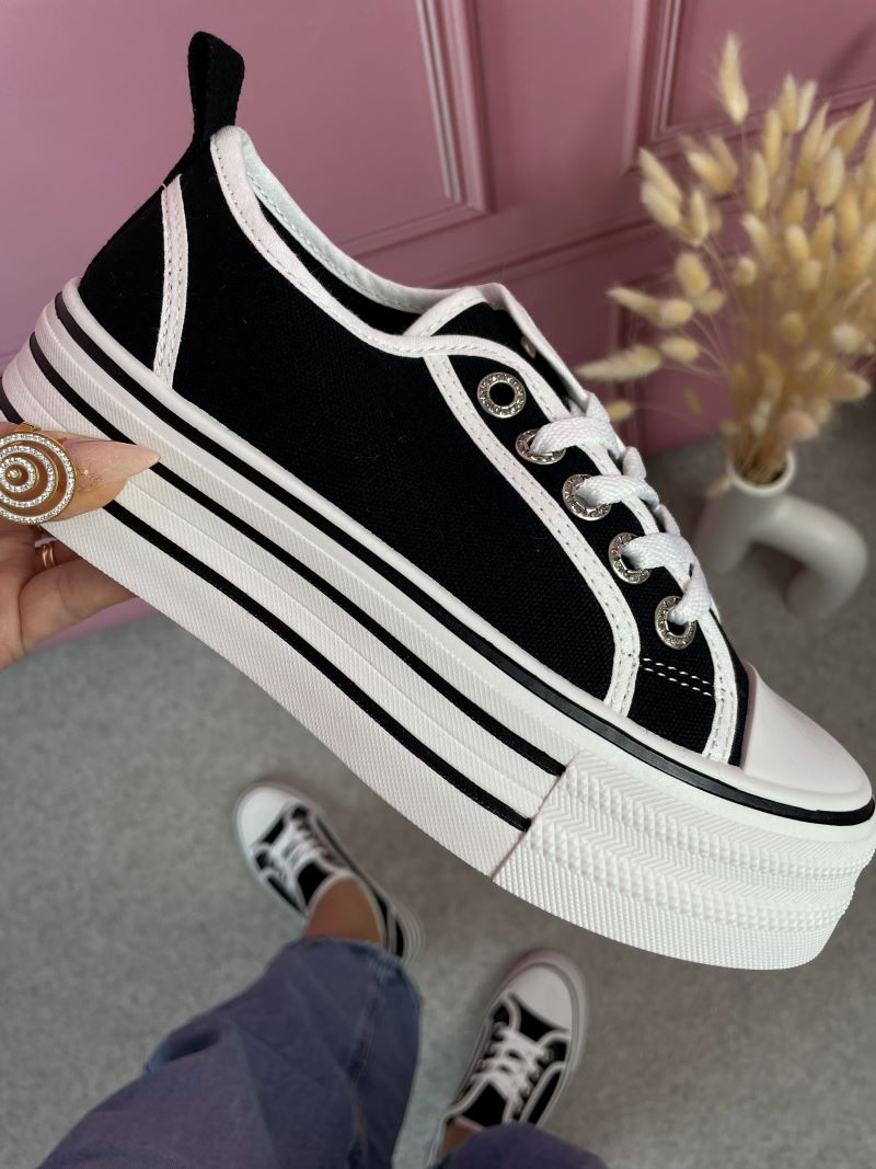 Trampki Sznurowane na Wysokiej Podeszwie - Czarne Trampki Sznurowane na Wysokiej Podeszwie - Czarne