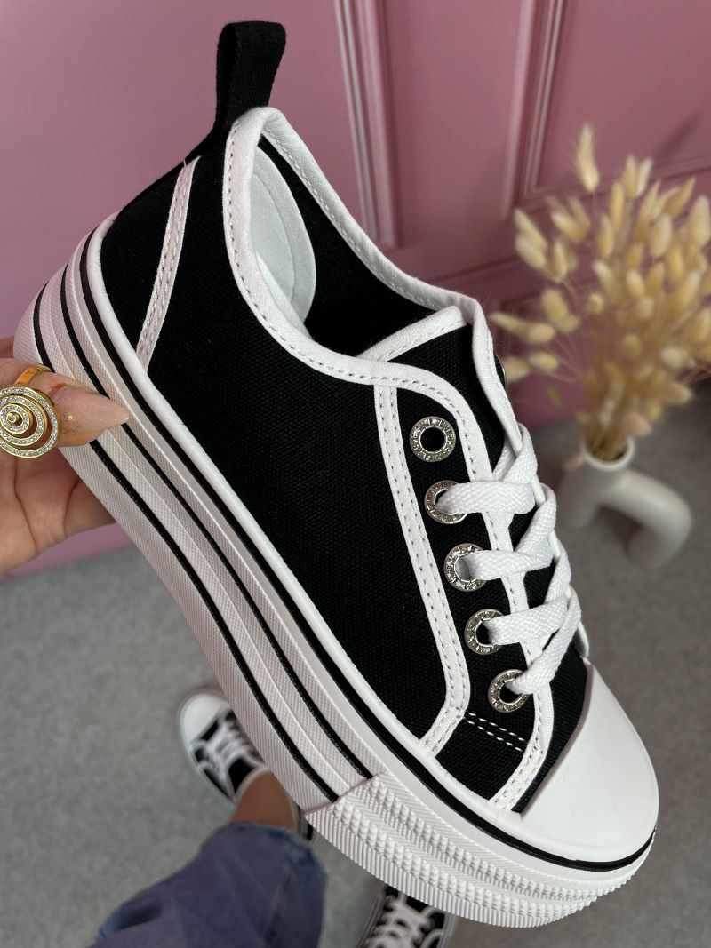 Trampki Sznurowane na Wysokiej Podeszwie - Czarne Trampki Sznurowane na Wysokiej Podeszwie - Czarne