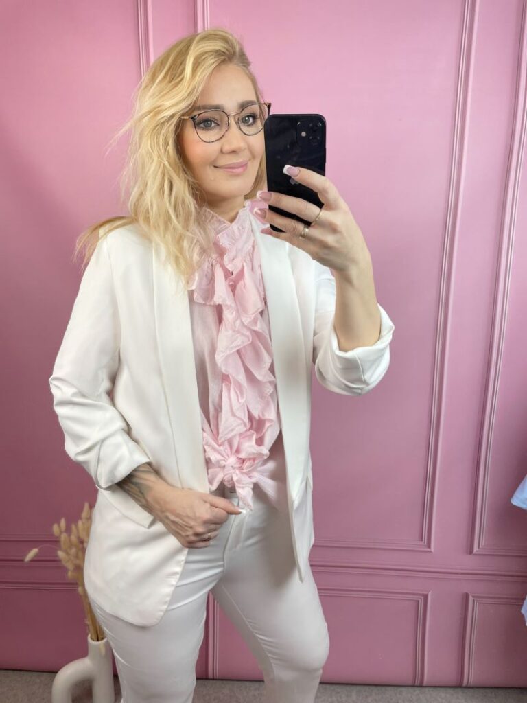 Garnitur Damski z Cygaretkami - Biały