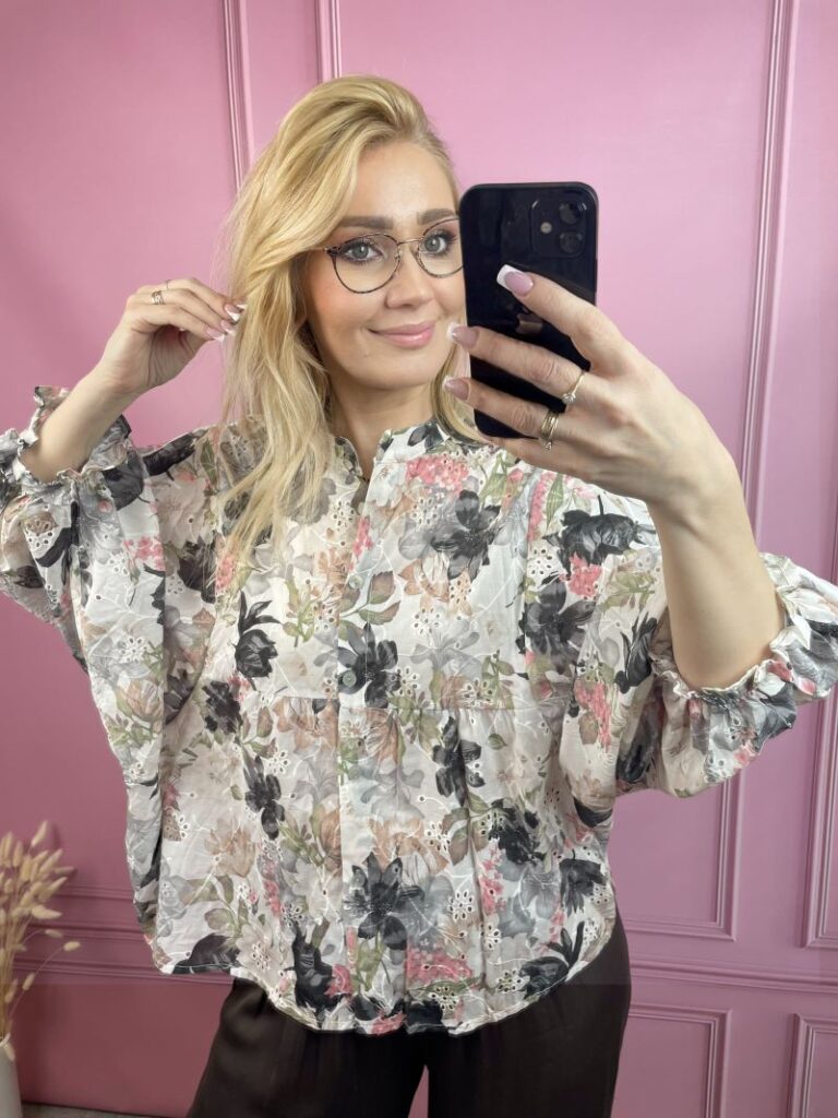 Koszula Haftowana w Kwiaty - Czarna