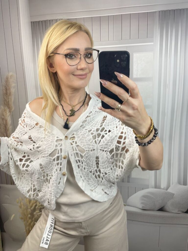 Sweter Ażurowy Zapinany - Biały Sweter Ażurowy Zapinany - Biały