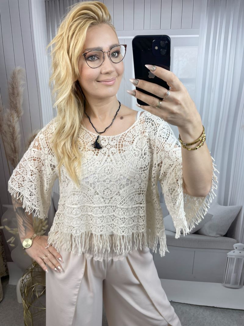 Sweter Ażurowy z Dzwonkowym Rękawem - Krem Sweter Ażurowy z Dzwonkowym Rękawem - Krem