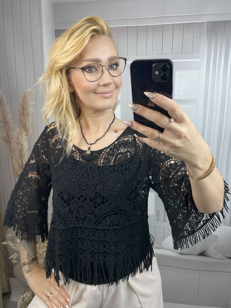 Sweter Ażurowy z Dzwonkowym Rękawem - Czarny Sweter Ażurowy z Dzwonkowym Rękawem - Czarny