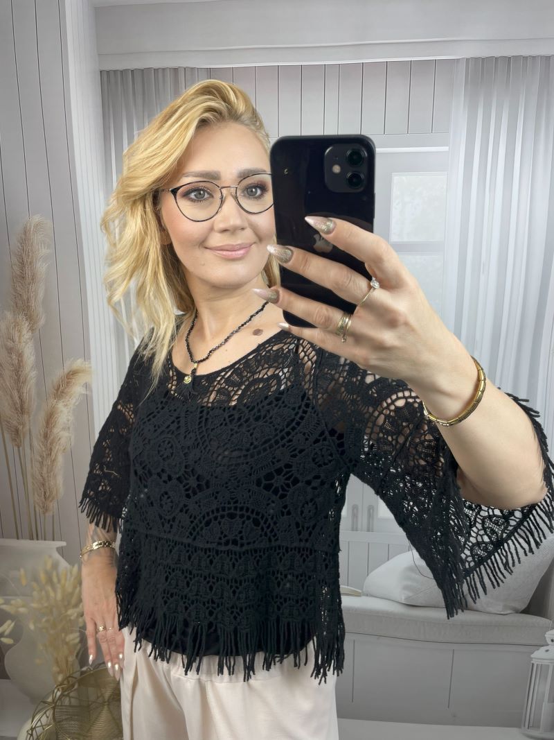 Sweter Ażurowy z Dzwonkowym Rękawem - Czarny Sweter Ażurowy z Dzwonkowym Rękawem - Czarny
