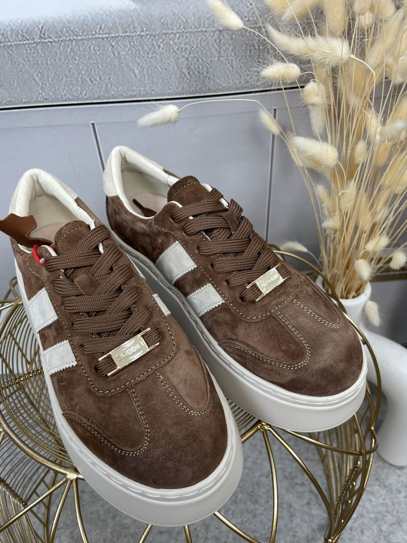 Sneakersy GOODIN ze Skóry Naturalnej Zamszowej - Czekolada Sneakersy GOODIN ze Skóry Naturalnej Zamszowej - Czekolada