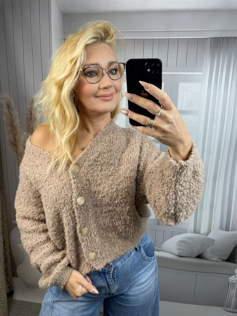 Sweter Zapinany z Moherem -Ciemny Beż Sweter Zapinany z Moherem -Ciemny Beż