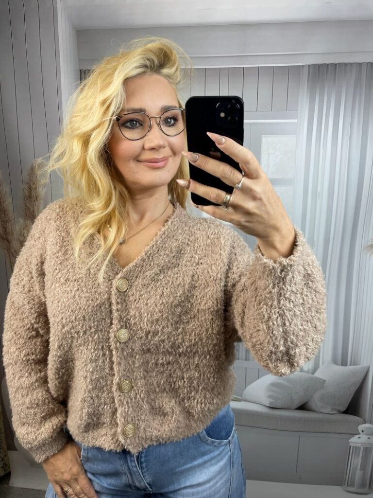 Sweter Zapinany z Moherem -Ciemny Beż