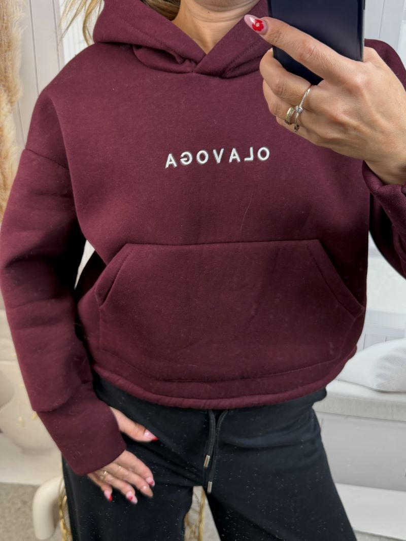 Krótka Bluza Kangurka z Haftowanym Napisem - Śliwka Krótka Bluza Kangurka z Haftowanym Napisem - Śliwka