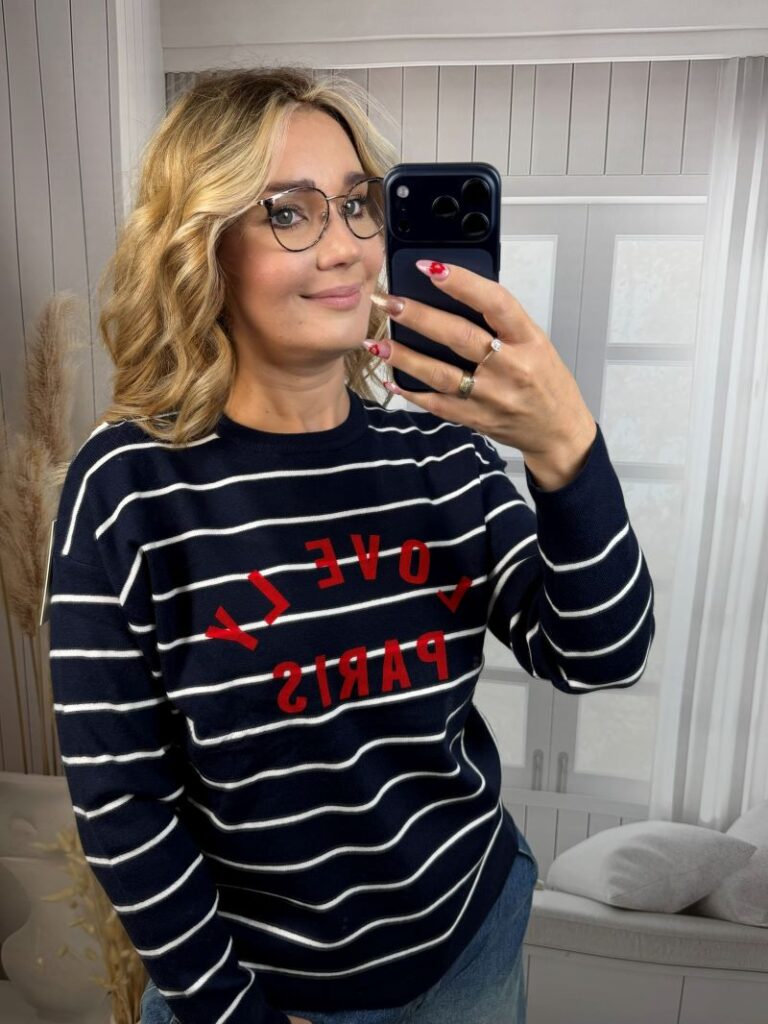 Sweter w Pasy z Napisem - Granat