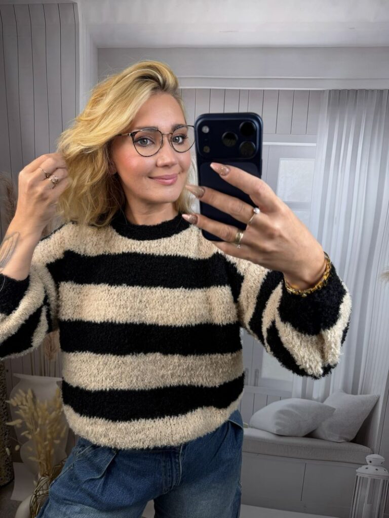 Sweter w Pasy - Czarny