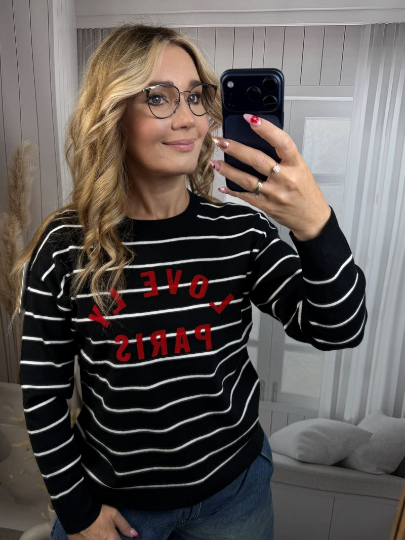 Sweter w Pasy z Napisem - Czarny Sweter w Pasy z Napisem - Czarny