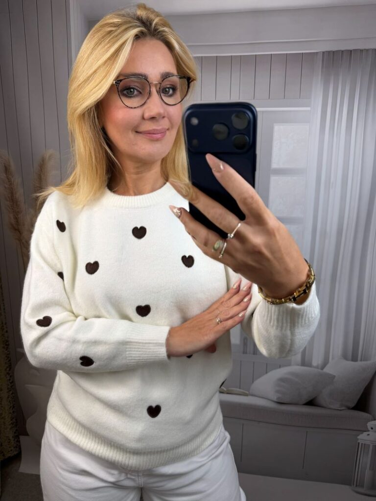 Sweter w Serca - Śmietanka
