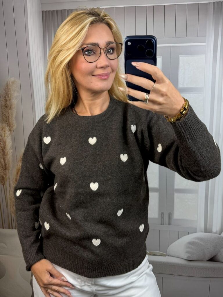 Sweter w Serca - Czekolada