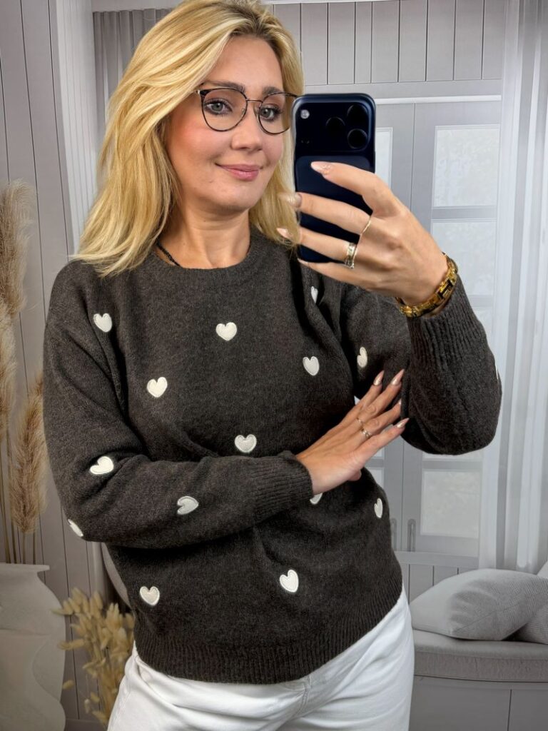 Sweter w Serca - Czekolada
